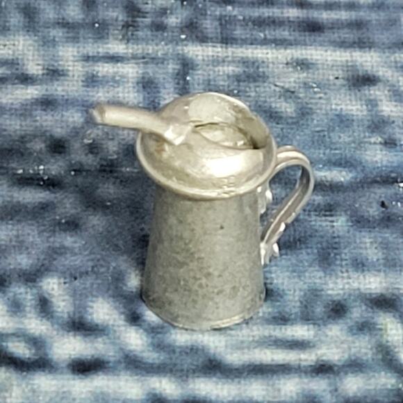 Vintage mini lead oil pour can - Picture 2 of 5